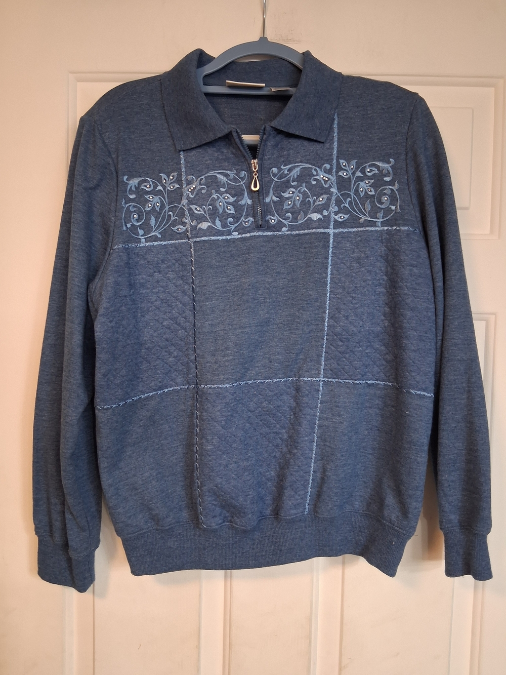 Alfred Dunner Blue Zip-Up Pull Over Sweater with Embroidered Panel Size Medium